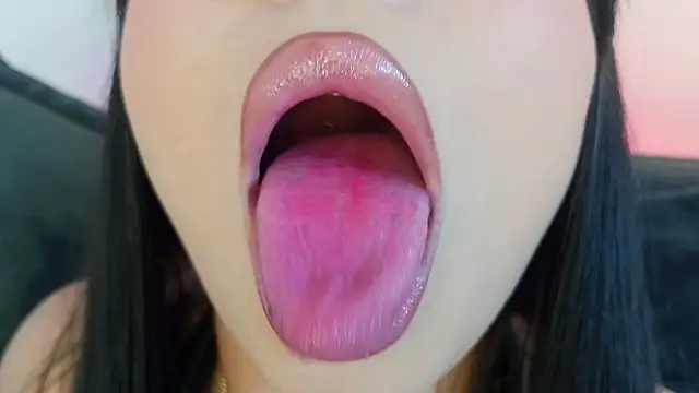mia roux1 online show from April 24, 11:29 pm