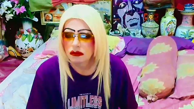 Snapshot of horni4luv chatting on November 27, 11:40 pm horni4luv online show from November 27, 11:40 pm