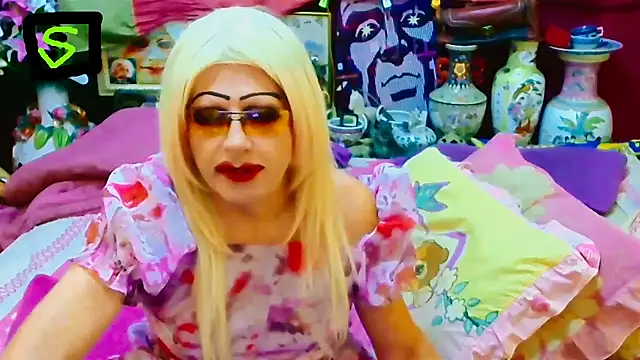 Snapshot of horni4luv chatting on November 30, 11:42 pm horni4luv online show from November 30, 11:42 pm