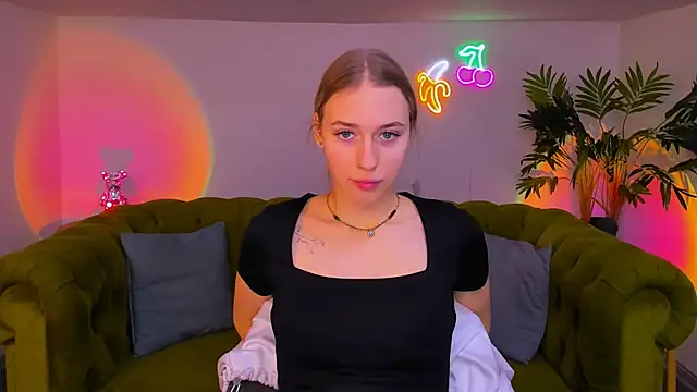 Snapshot of sassy_cutie chatting on December 1, 6:07 am sassy cutie online show from December 1, 6:07 am