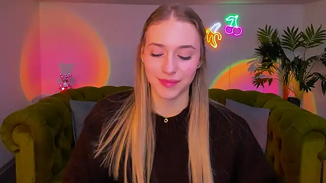 Snapshot of sassy_cutie chatting on December 2, 6:08 am sassy cutie online show from December 2, 6:08 am