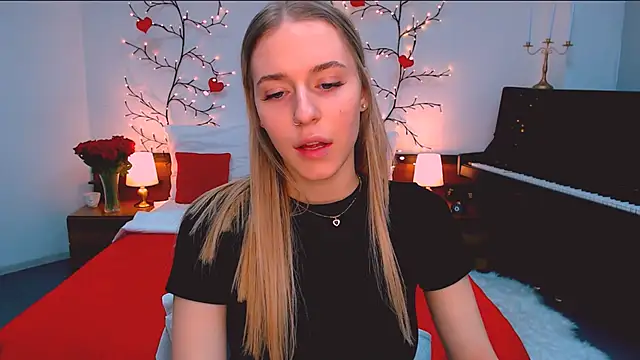 Snapshot of sassy_cutie chatting on December 3, 1:31 pm sassy cutie online show from December 3, 1:31 pm