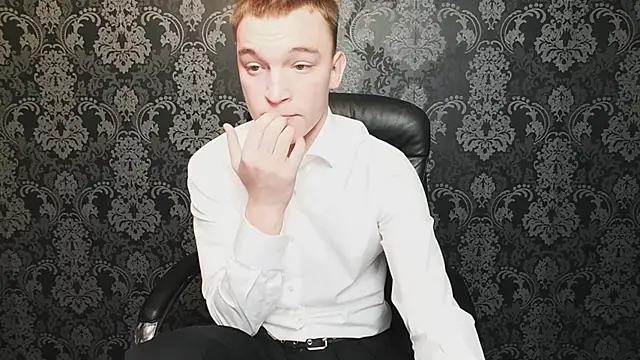 Snapshot of Derek_Banville chatting on October 28, 12:19 pm Derek Banville online show from October 28, 12:19 pm