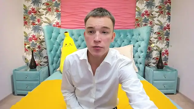 Snapshot of Derek_Banville chatting on October 31, 1:01 pm Derek Banville online show from October 31, 1:01 pm