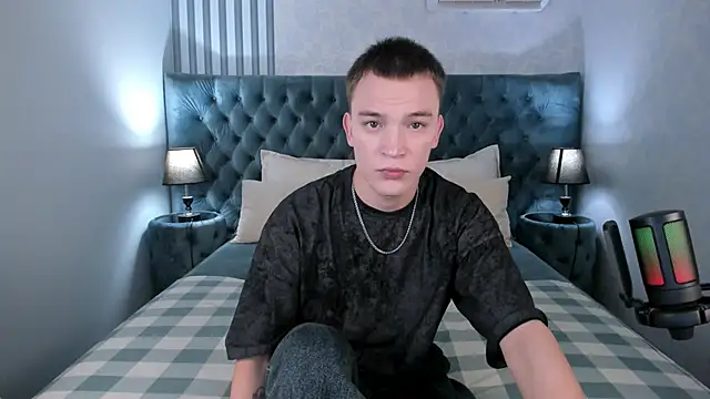 Snapshot of Derek_Banville chatting on November 5, 8:36 am Derek Banville online show from November 5, 8:36 am