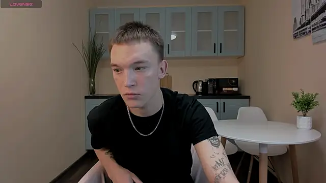 Snapshot of Derek_Banville chatting on November 13, 7:13 pm Derek Banville online show from November 13, 7:13 pm