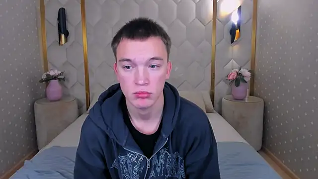 Snapshot of Derek_Banville chatting on November 18, 1:04 pm Derek Banville online show from November 18, 1:04 pm