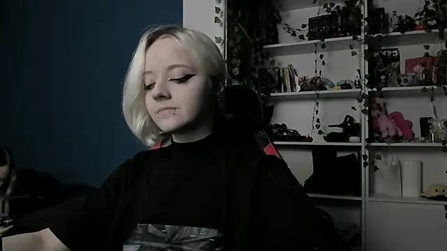 Holy Mistress S online show from November 21, 9:19 am