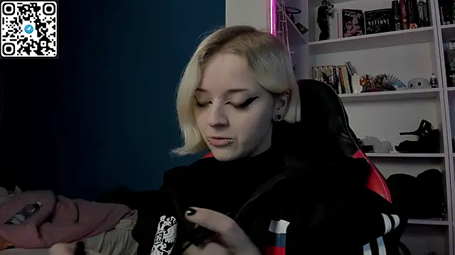 Holy Mistress S online show from January 16, 11:03 am