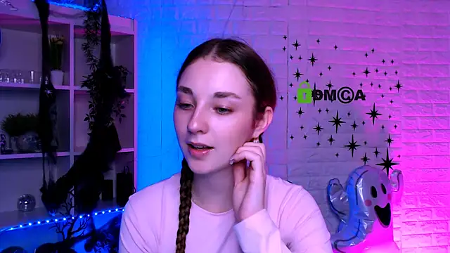 Snapshot of alisabliss chatting on October 30, 1:01 pm alisabliss online show from October 30, 1:01 pm