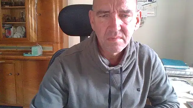 Snapshot of Lutzi1970 chatting on November 3, 10:49 am Lutzi1970 online show from November 3, 10:49 am