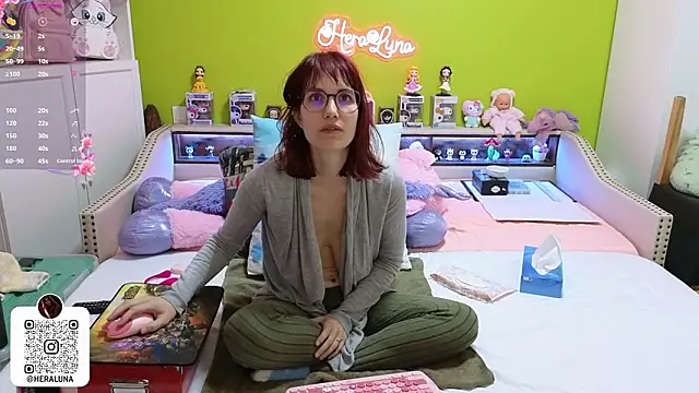  HeraLuna  online show from March 13, 10:05 pm