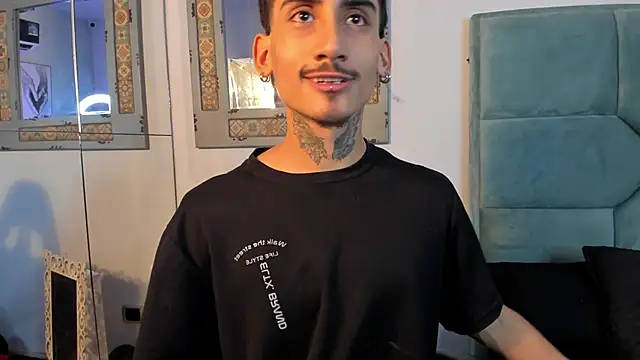 Snapshot of Mr_Strike chatting on November 7, 2:55 am Mr Strike online show from November 7, 2:55 am