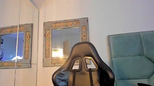 Snapshot of Mr_Strike chatting on November 10, 3:05 am Mr Strike online show from November 10, 3:05 am