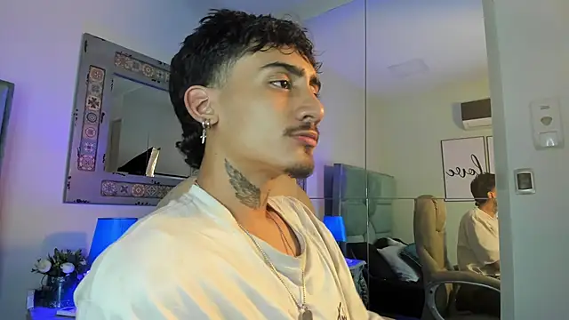 Snapshot of Mr_Strike chatting on November 28, 2:58 am Mr Strike online show from November 28, 2:58 am