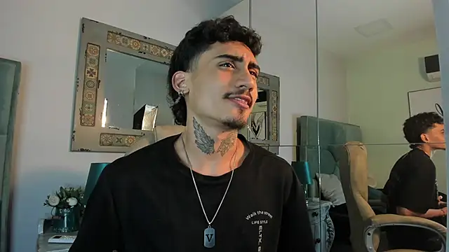 Snapshot of Mr_Strike chatting on November 29, 2:58 am Mr Strike online show from November 29, 2:58 am