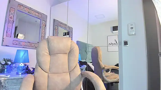 Snapshot of Mr_Strike chatting on November 30, 3:32 am Mr Strike online show from November 30, 3:32 am