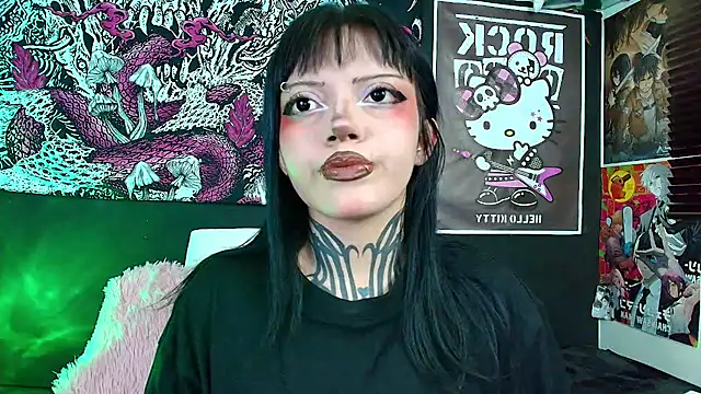 Snapshot of GothGaby chatting on November 26, 1:28 am GothGaby online show from November 26, 1:28 am
