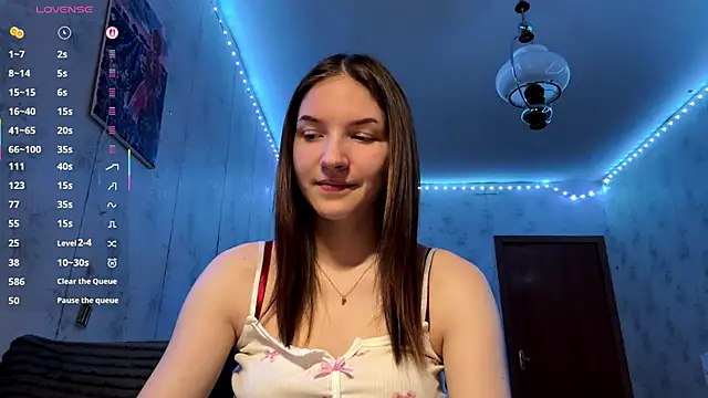 Snapshot of Beauty_miIa chatting on December 15, 4:44 pm Beauty miIa online show from December 15, 4:44 pm