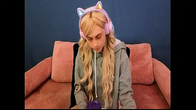 daddysprincess731 online show from June 18, 3:40 am