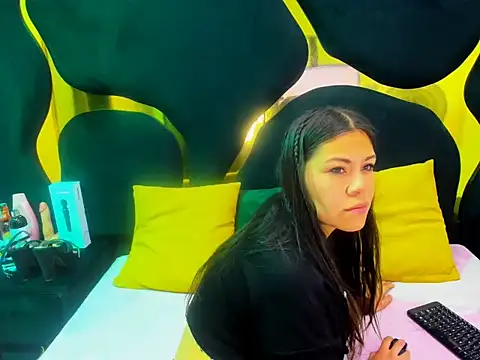 Snapshot of Gianna_Johnson chatting on December 4, 2:32 am Gianna Johnson online show from December 4, 2:32 am