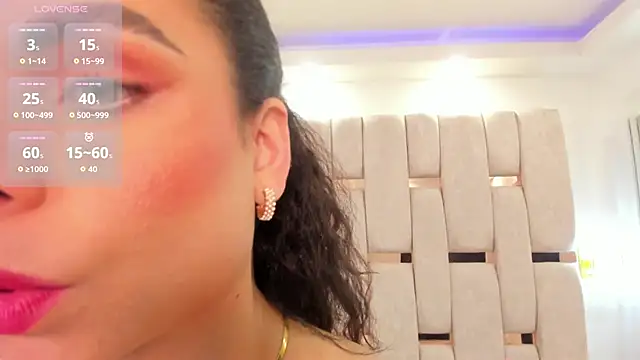 Snapshot of agatha_mendoza_ chatting on October 29, 4:31 pm agatha mendoza online show from October 29, 4:31 pm