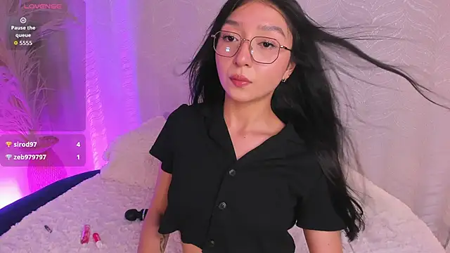 sydney miller  online show from August 2, 12:20 am
