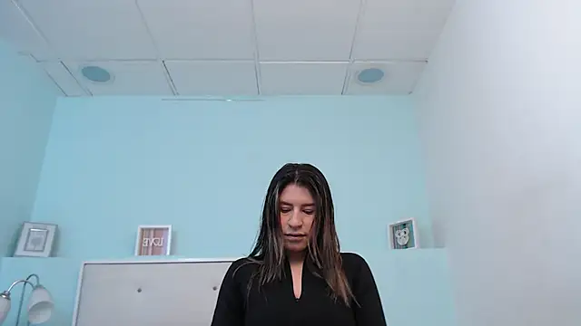 SusanWilliams  online show from March 10, 11:04 am