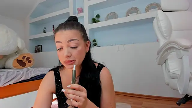 juliexxx online show from May 15, 12:01 pm