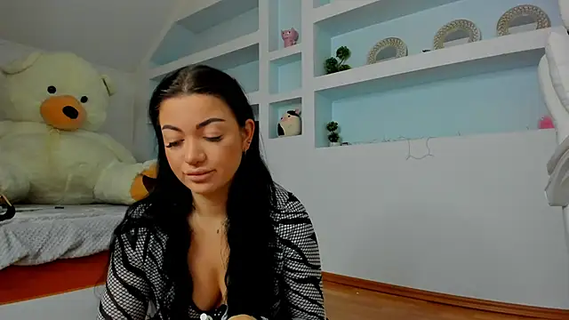 juliexxx online show from May 20, 3:56 am