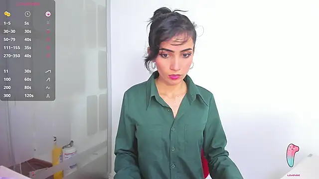 chloehanna online show from January 7, 8:44 pm