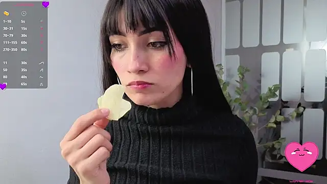 chloehanna online show from July 30, 1:54 pm