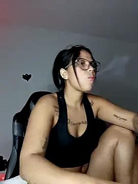 Snapshot of tattyHot95 chatting on November 10, 5:34 pm tattyHot95 online show from November 10, 5:34 pm