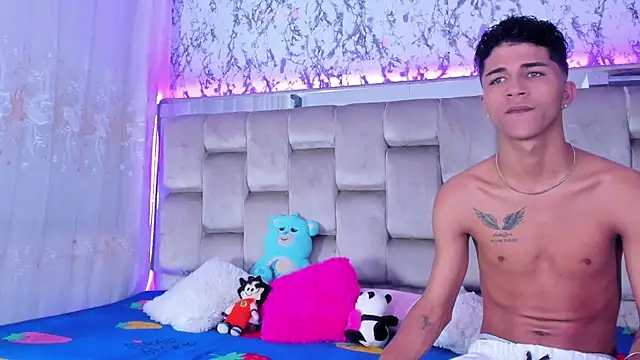 Snapshot of boyswantingplay chatting on November 8, 2:01 am boyswantingplay online show from November 8, 2:01 am