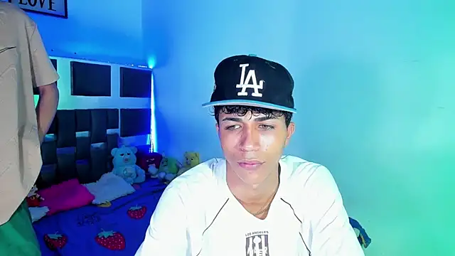 Snapshot of boyswantingplay chatting on February 7, 12:03 am boyswantingplay online show from February 7, 12:03 am