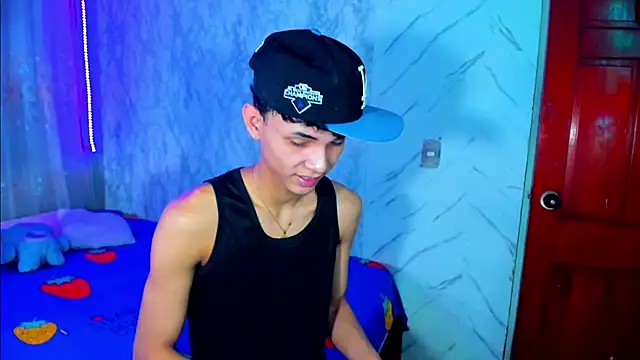 Snapshot of boyswantingplay chatting on February 19, 1:01 am boyswantingplay online show from February 19, 1:01 am