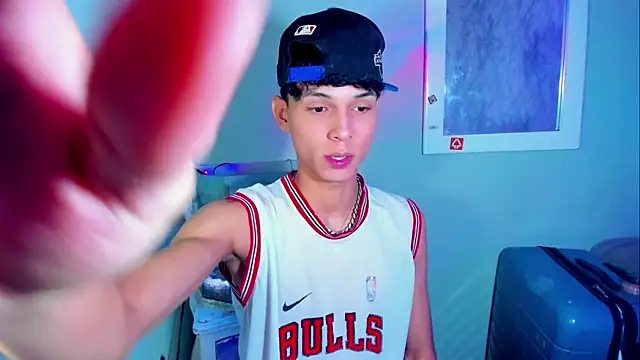 Snapshot of boyswantingplay chatting on February 23, 12:24 pm boyswantingplay online show from February 23, 12:24 pm