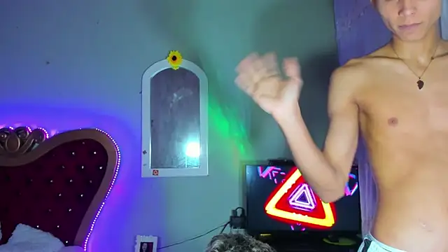 Snapshot of boyswantingplay chatting on March 8, 11:30 pm boyswantingplay online show from March 8, 11:30 pm