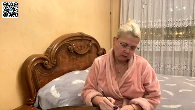 Snapshot of Galatea_2025 chatting on November 5, 5:13 pm Galatea 2025 online show from November 5, 5:13 pm