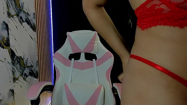 Scarlet DLuce online show from December 14, 9:25 am