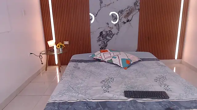 rosselyn  online show from February 20, 12:05 pm