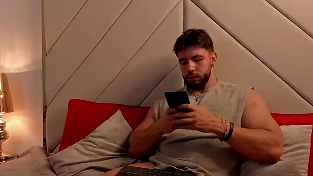 Snapshot of JACKSON_STIFLER chatting on April 4, 12:35 pm JACKSON STIFLER online show from April 4, 12:35 pm