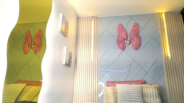 Snapshot of Sara_swift9 chatting on November 19, 8:09 pm Sara swift9 online show from November 19, 8:09 pm