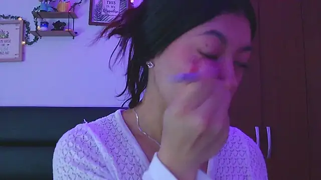 Snapshot of LissyM chatting on December 14, 8:02 pm LissyM online show from December 14, 8:02 pm