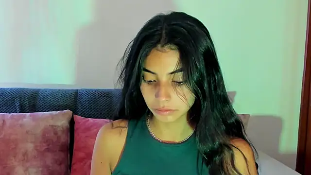 Snapshot of miadaviesx chatting on November 22, 12:48 pm miadaviesx online show from November 22, 12:48 pm