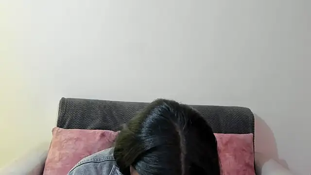 Snapshot of miadaviesx chatting on November 30, 2:32 pm miadaviesx online show from November 30, 2:32 pm