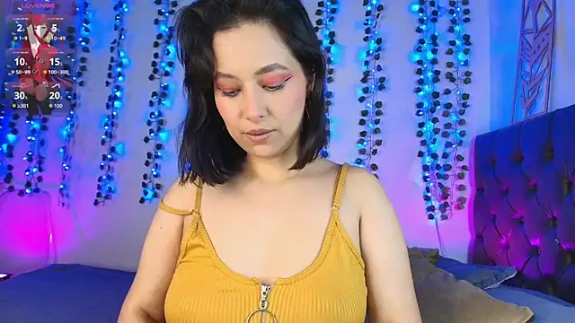 Snapshot of Eris_Velvet chatting on November 13, 4:00 am Eris Velvet online show from November 13, 4:00 am