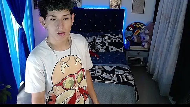 Snapshot of Yorsamm_and_friends chatting on November 2, 3:14 pm Yorsamm and friends online show from November 2, 3:14 pm