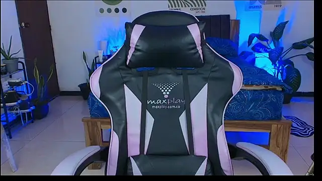 Habel  moretti online show from February 11, 5:51 pm