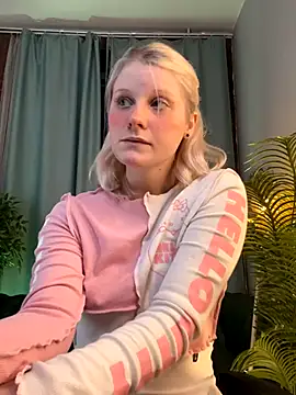 Snapshot of ShineJoan chatting on November 14, 9:57 pm ShineJoan online show from November 14, 9:57 pm